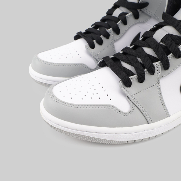 Кроссовки Jordan 1 Mid Light Smoke Grey артикул:554724-092 - купить в магазине Дайс