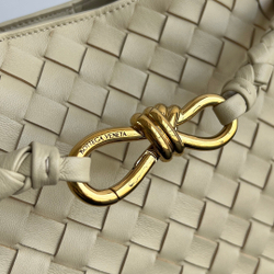 Bottega Veneta Medium Andiamo 32 cm