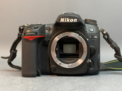 Nikon D7000 kit 18-55mm 3.5-5.6G VR 2.100 кадров