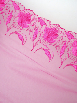 Вышивка на сетке розовая неоновая широкая 41 см ОТРЕЗЫ