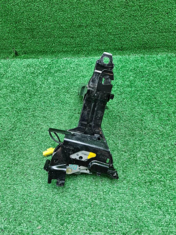 Кронштейн фары правый BMW 3er G20 (2018-н.в.)