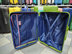 Чемодан Средний (М) полипропилен "Mironpan" съёмные колёса