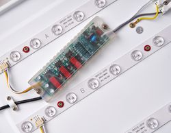 Ambrella Потолочный светодиодный светильник с пультом и дополнительной подсветкой Crystal FF76