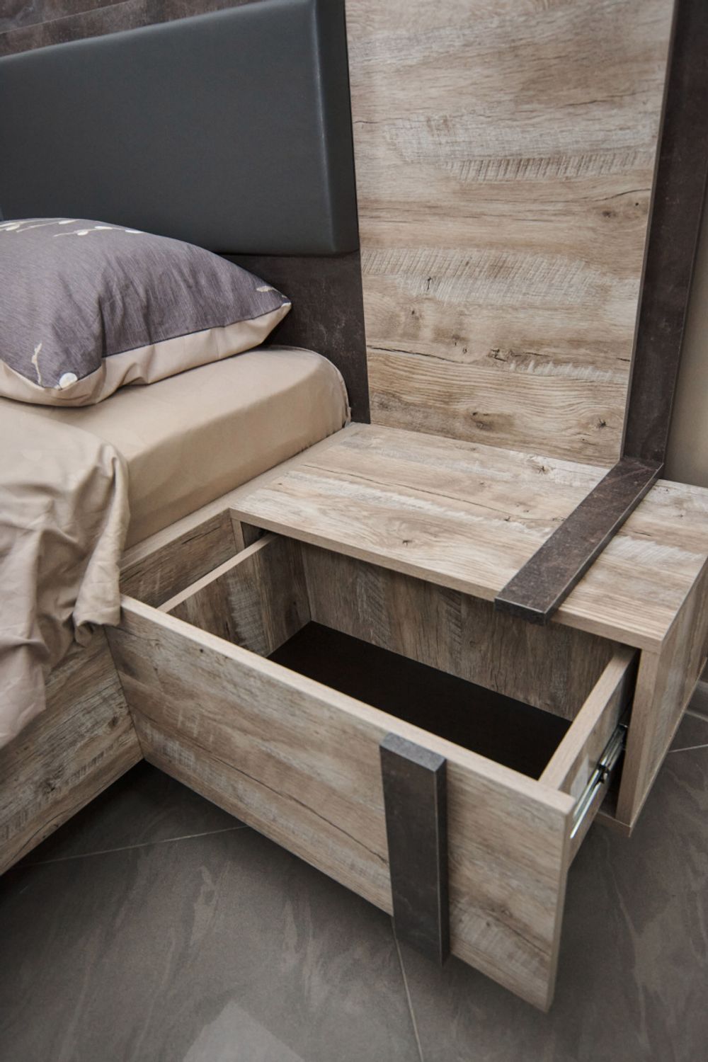 Коллекция Клео Кровать 1400 с НАСТИЛОМ Дуб Юкон/Ателье темное (Набор)