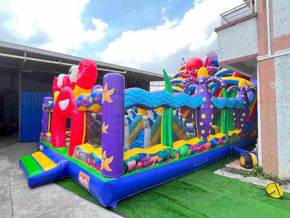 Коммерческий надувной батут «Мега риф 2», 14*7*8 м