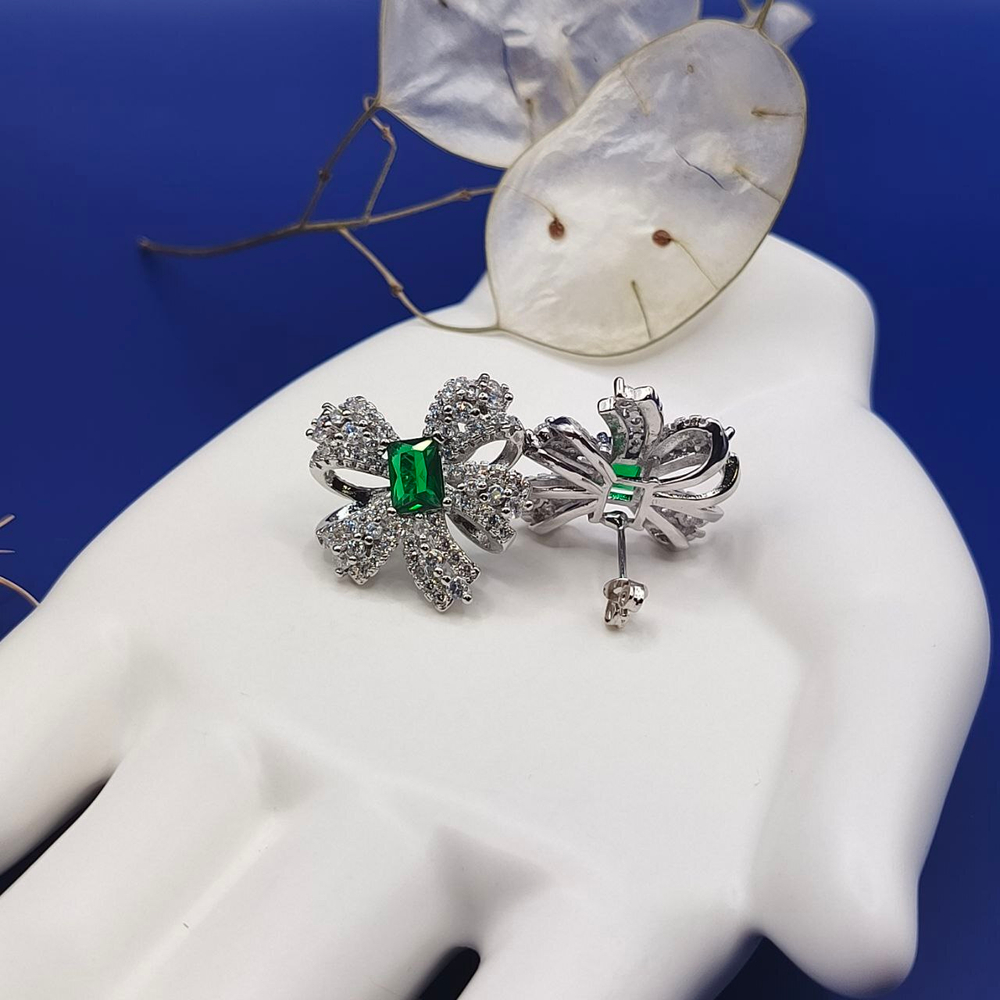 Ювелирное изделие "Бант"