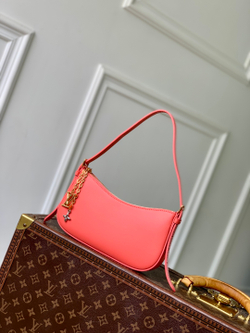 Louis Vuitton Pochette LV Bloom