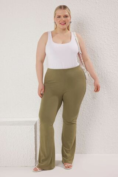 Хаки тоньше с высокой талией, расклешенные/испанские трикотажные брюки больших размеров TBBSS24AR00033