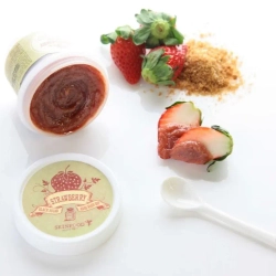 Skinfood Black Sugar Strawberry Mask Wash Off клубничная смываемая маска-эксфолиант