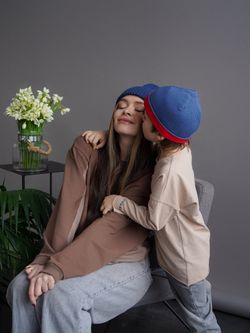 Шапка вязаная хлопковая ТВИНС(Джинс, красный)