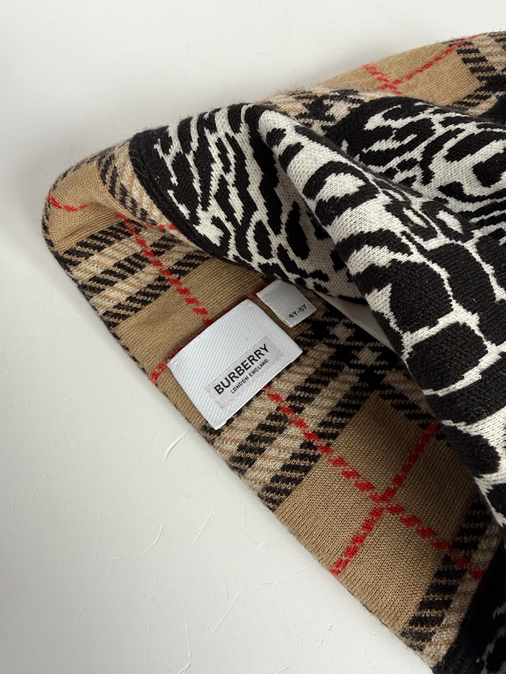 Шапка Burberry, 110
