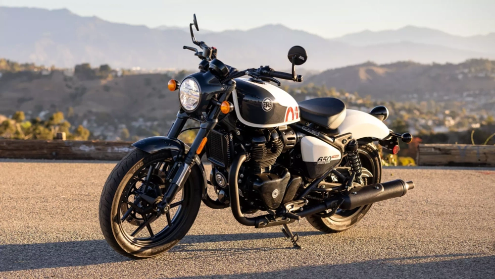 Royal Enfield Shotgun 650 Stencil White (Premium)