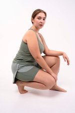 Мини-шорты с контрастным кантом