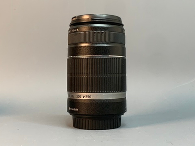Canon EF-S 55-250mm 4-5.6 IS