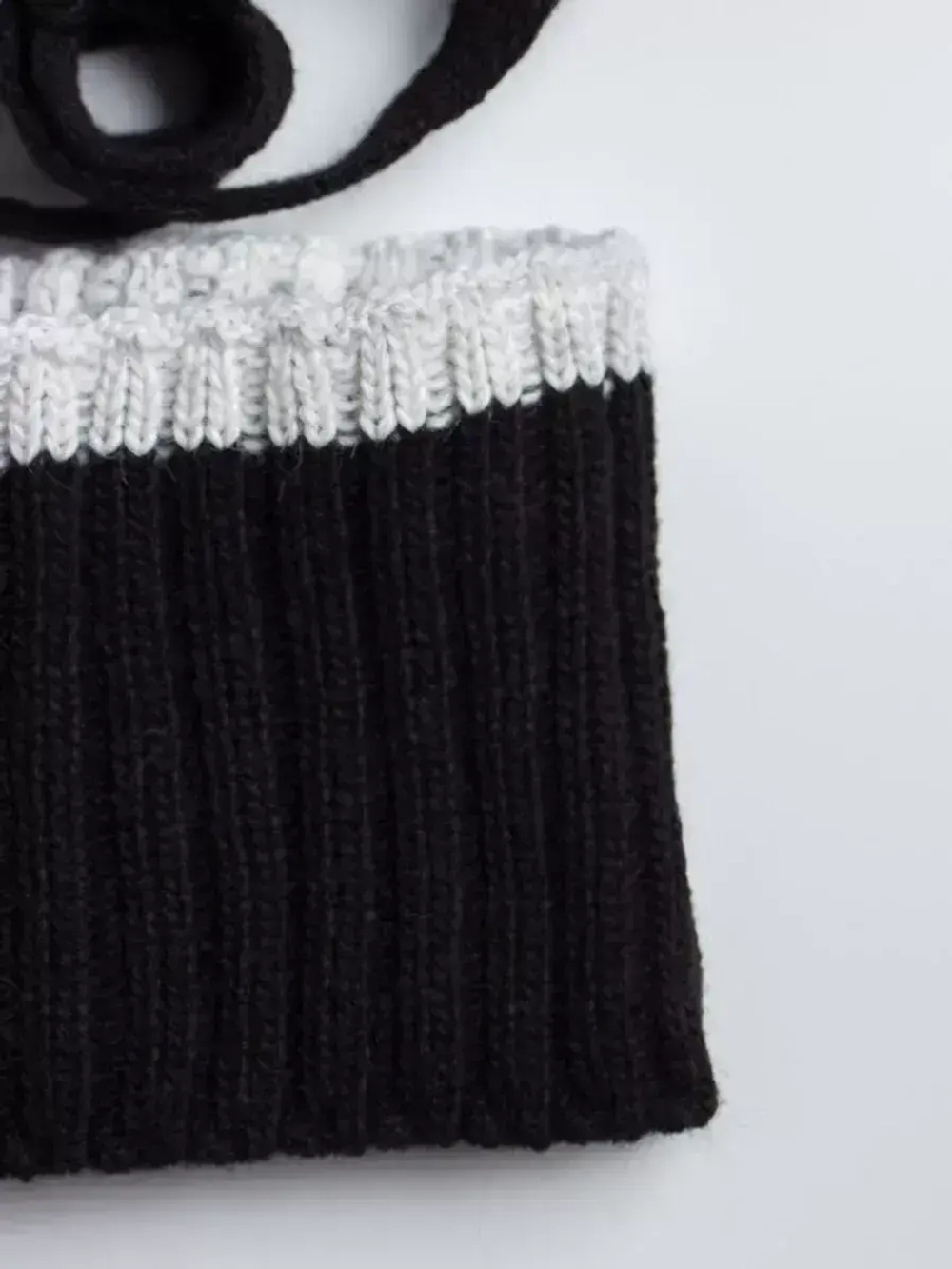 Шапка детская зимняя с помпонами и снуд