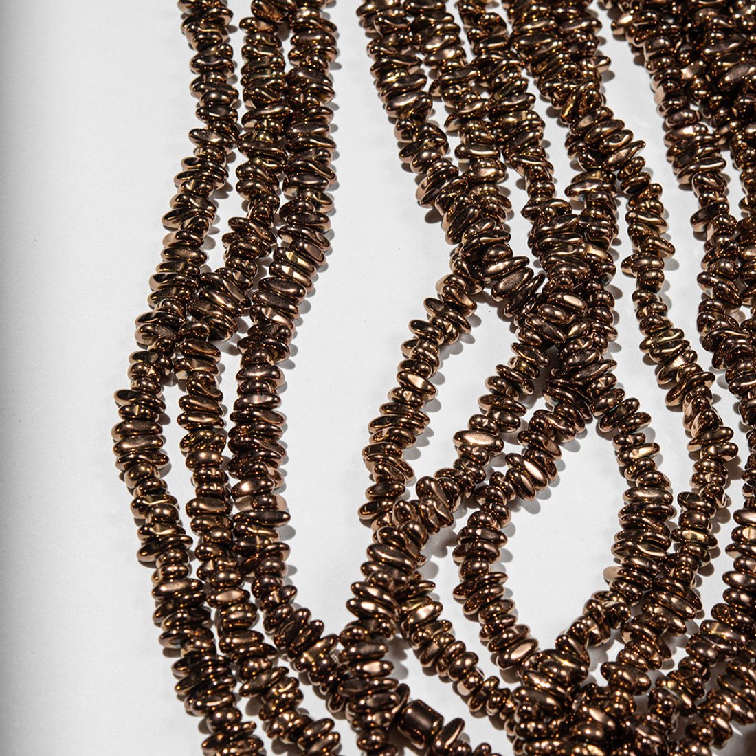 Гематин (гематит), оттенок "Бронза", тонкий фриформ 6-8*2,5мм