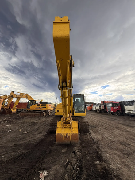 KOMATSU PC 210 Экскаватор PC210-10M0 (Дизельный, 6,7 л, 167 л.с., АТ)