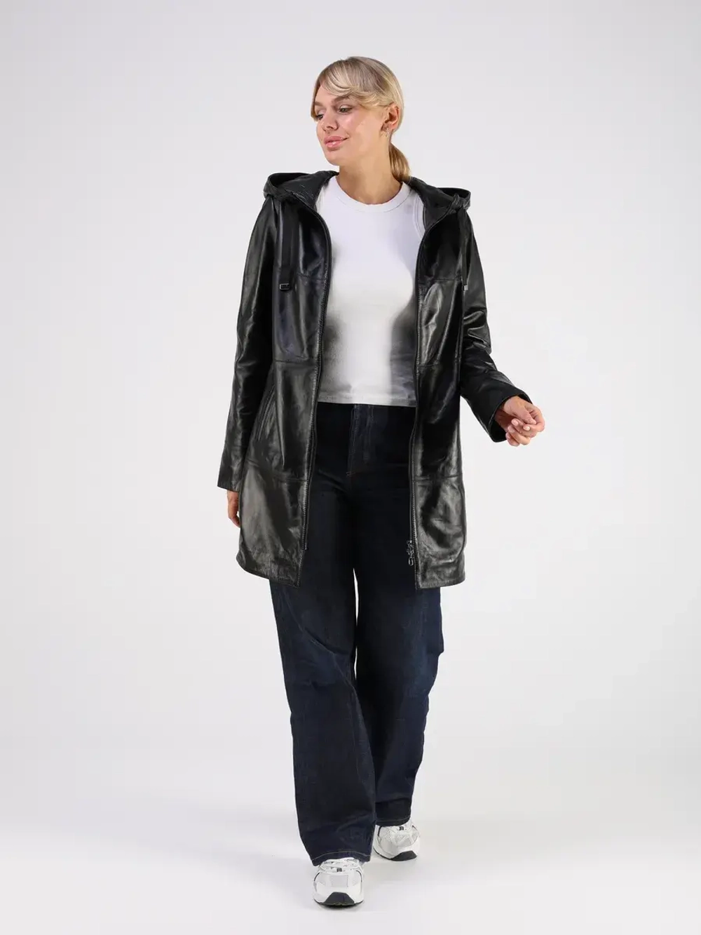 Кожаная куртка демисезонная с капюшоном длинная