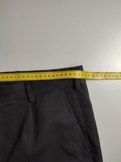Брюки практичного темного цвета, визуально на 48/50 размер