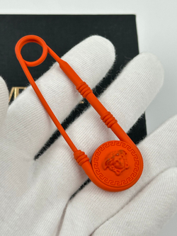 Брошь Булавка Versace