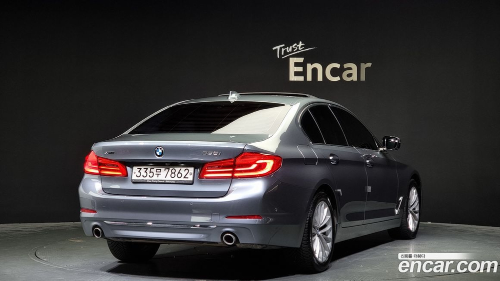 BMW 5 Series (G30) 530i xDrive Luxury Plus (09.2019)
