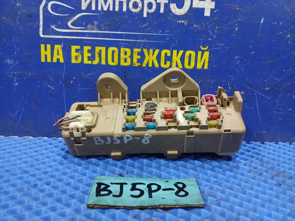 Блок предохранителей салонный MAZDA FAMILIA 2003