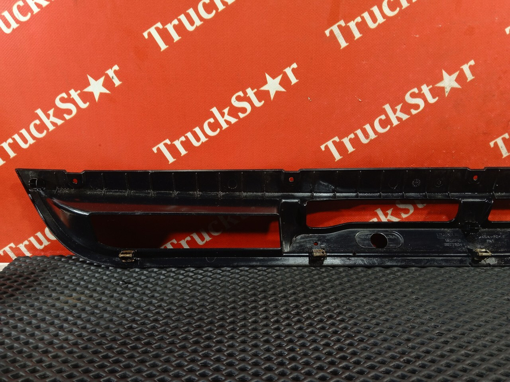 Накладка бампера нижняя