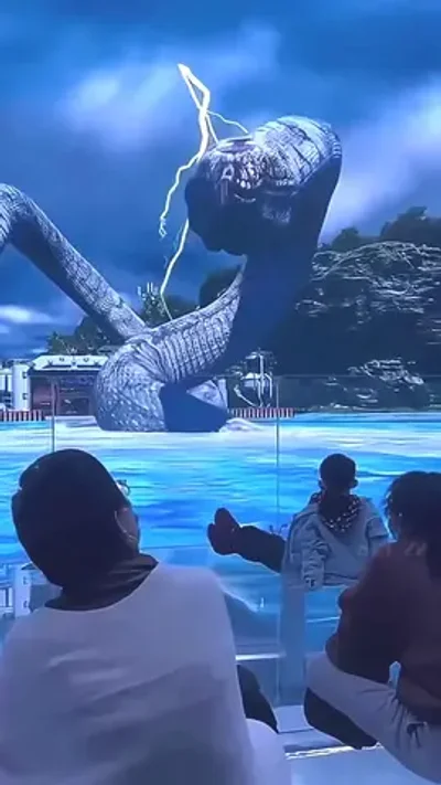 Иммерсивная интерактивная комната с проекцией на стену и пол