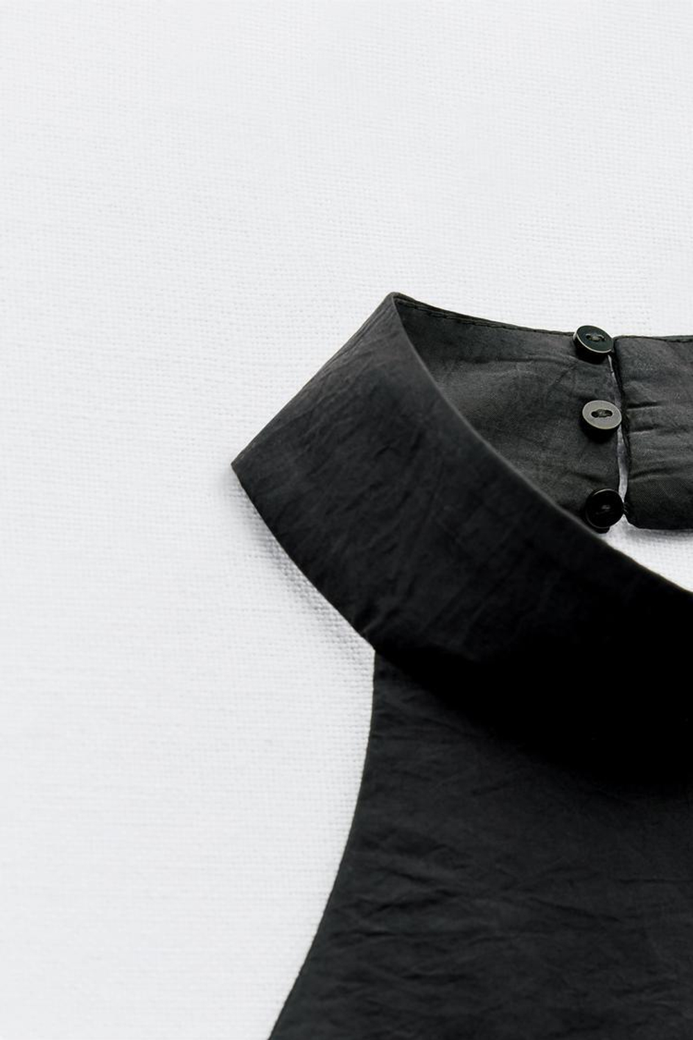 ZARA СТРУЯЩИЙСЯ ТОП С ГОРЛОВИНОЙ ХАЛТЕР И ОТКРЫТОЙ СПИНОЙ, ЧЕРНЫЙ