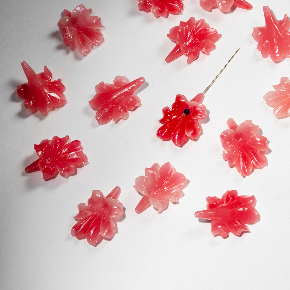 Подвеска резная "Лилия", 30,5*23мм, коралловая пудра