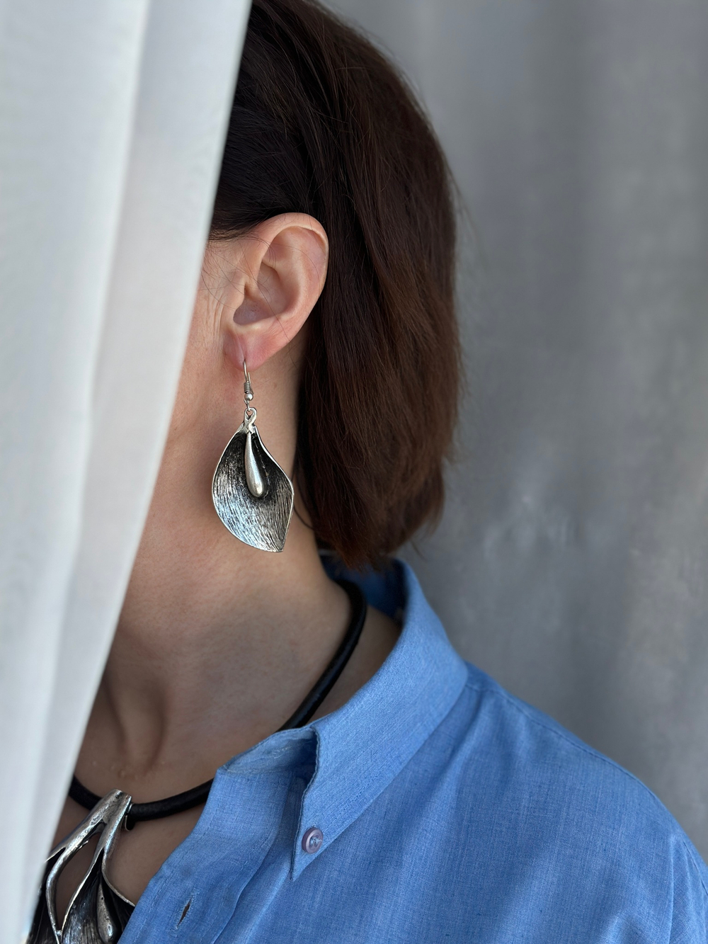 Серьги каллы на петле