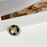 Объемные жемчужные пуговицы Пчела