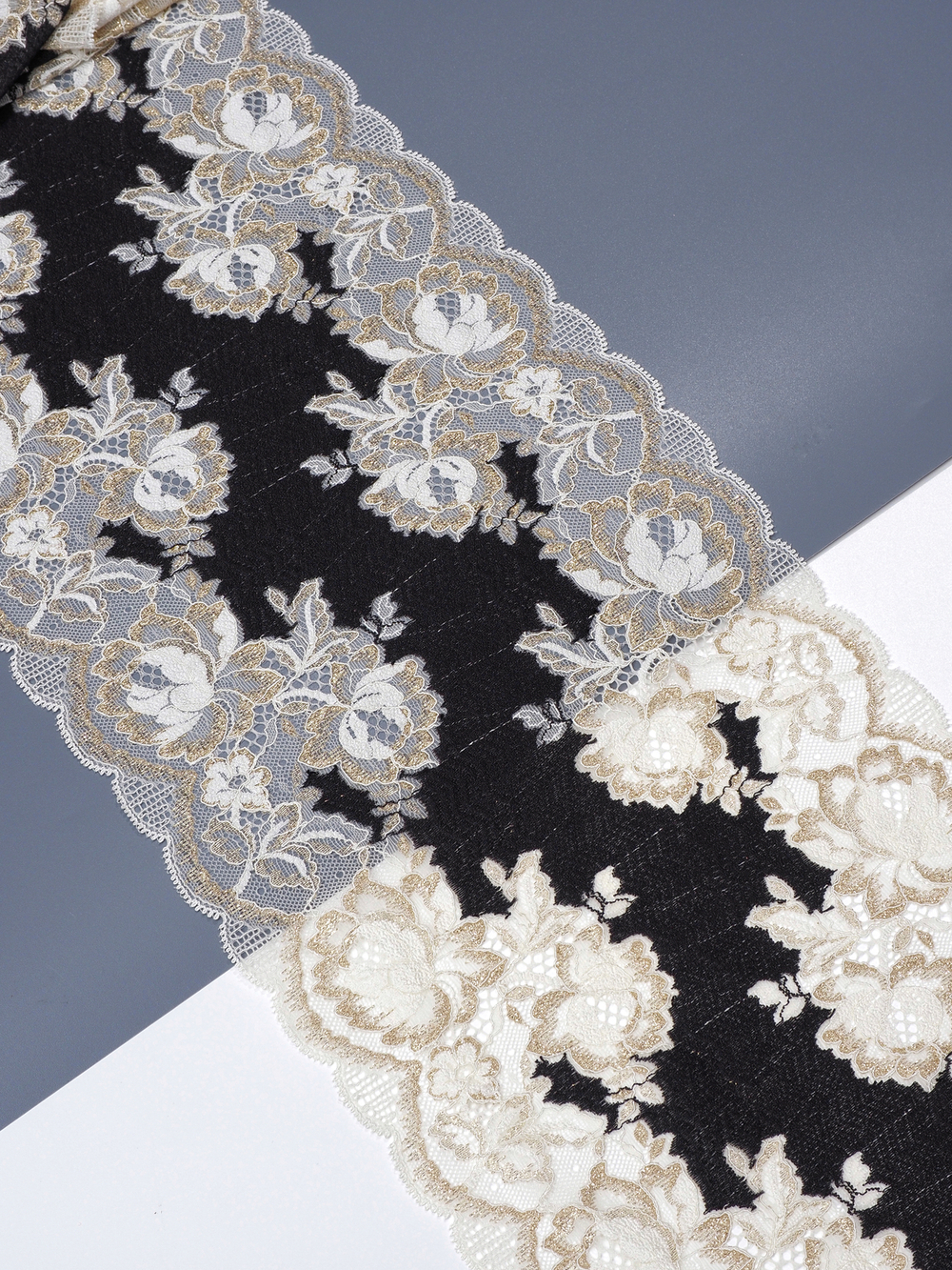 Эластичное кружево для белья черное с шампанью и золотым люрексом ширина 21 см