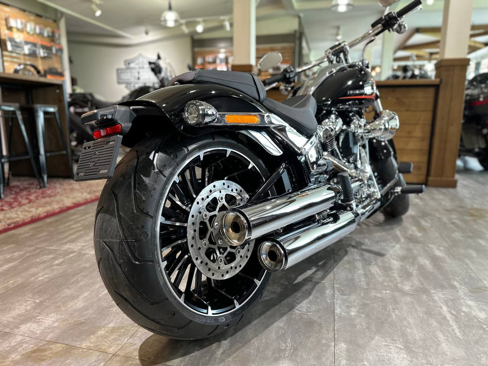 Harley-Davidson Breakout 117, 2023