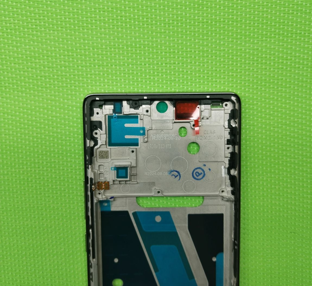 Tecno Camon 30S Pro (CLA6) - рамка дисплея (корпус) + шлейф кнопок + кнопки громкости и включения