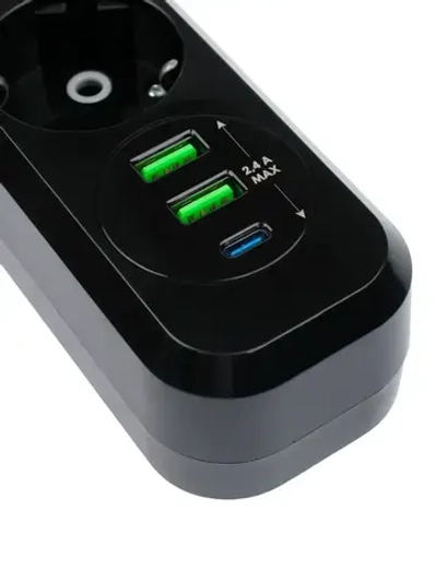 Сетевой фильтр Гарнизон с базовой защитой с заземлением с выключателем 3 розетки, 10A, 1xType-C, 2xUSB, 2 метра, черный