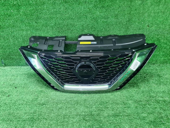 Решетка радиатора Nissan Qashqai 2 j11 (2017-2023)