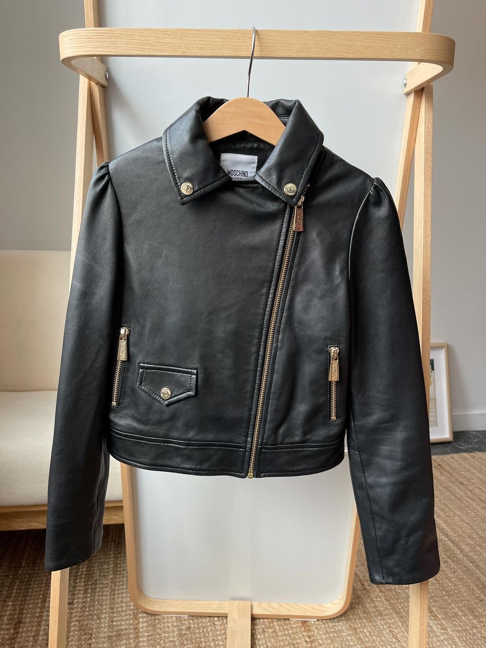 Кожаная куртка Moschino