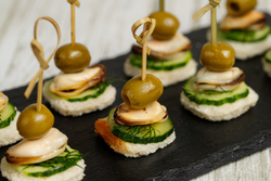 Канапе мидия с оливкой