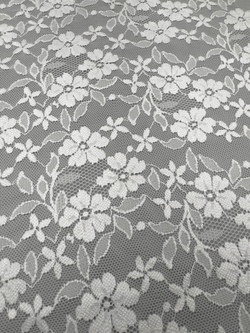 Гипюр эластичный белый ширина 150 см плотный С ПЯТНАМИ