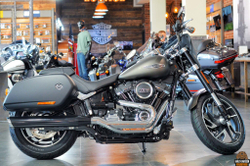 Harley-Davidson® Softail® Sport Glide™ (FLSB) 2020