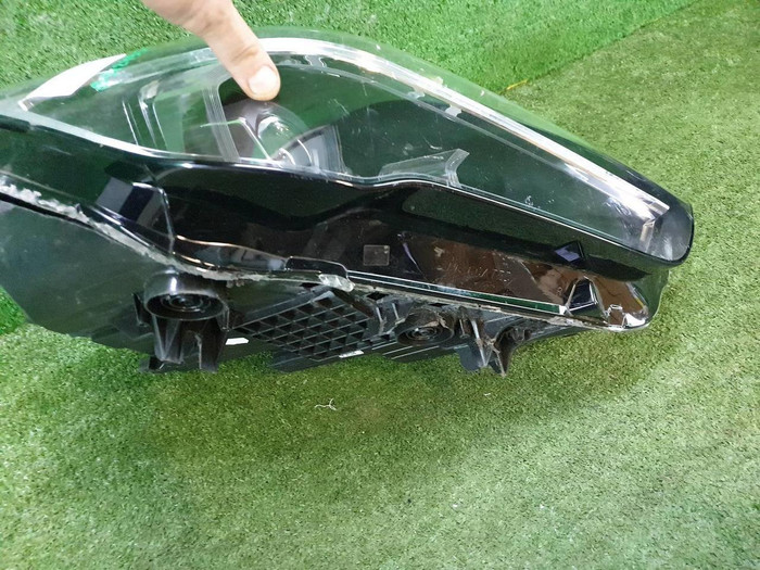 Битая Фара правая BMW X1 F48 (2019-2022) LED