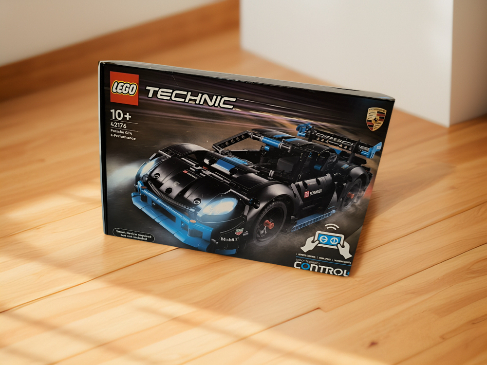 LEGO Technic 42176 Гоночный автомобиль Porsche GT4 e-Performance — коллекционная модель