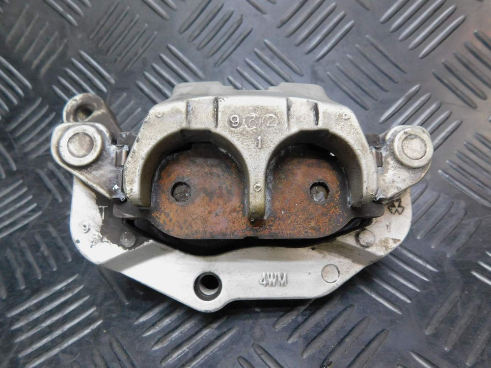 Суппорт тормозной передний Yamaha Road Star XV1600