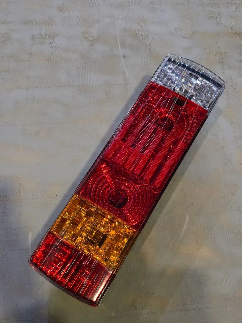 Фонарь задний левый FAW J6 (АТ2063) (AVTO-TECH)