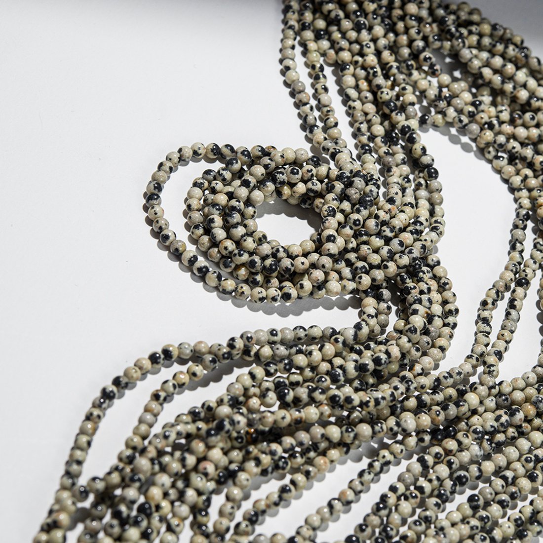 Аплит натуральный (Яшма далматин), 3,4мм, шар