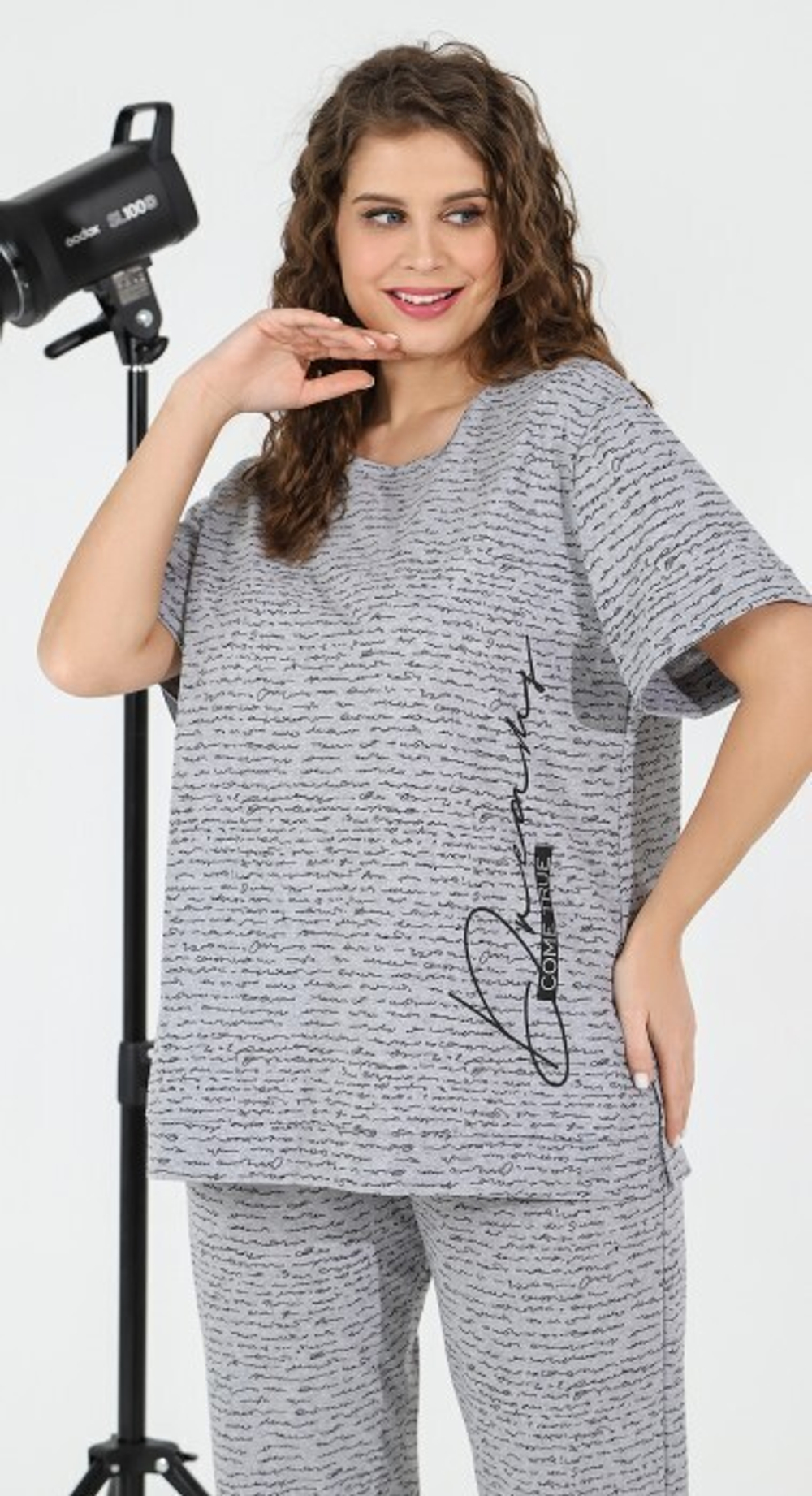 Пижама женская "Письмена" бриджи+футболка К-770