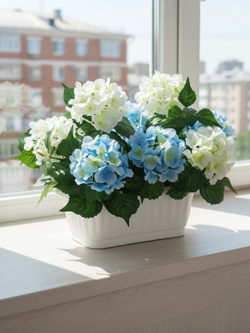 Искусственные цветы Гортензия бело-голубая 40см в балконном ящике