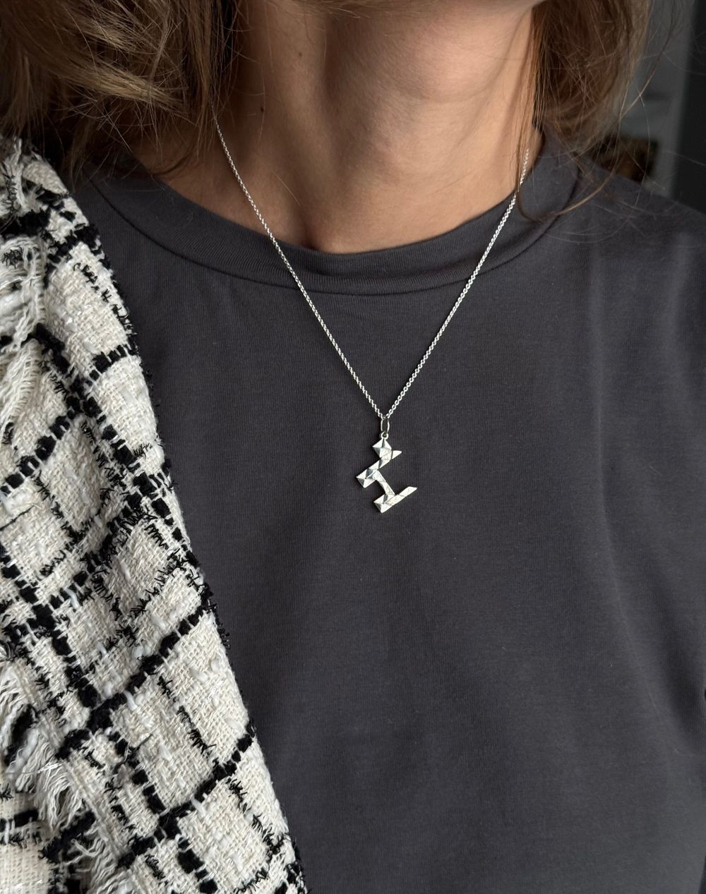 Подвеска Собака змейка рубика