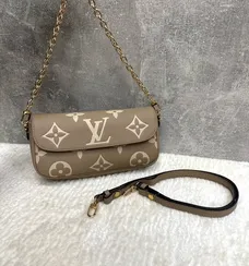 Кошелек женский Louis Vuitton Ivy на цепочке бежевый
